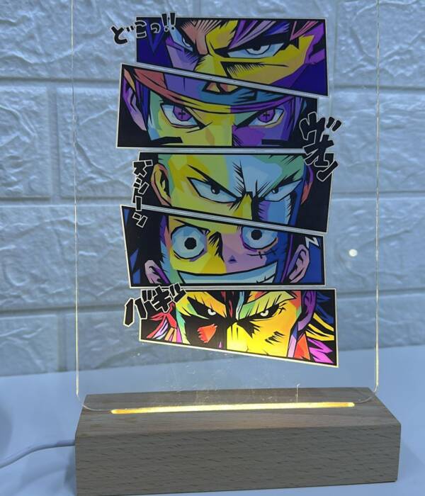 LAMPADA PERSONALIZZATA 
PLEX + BASE LEGNO